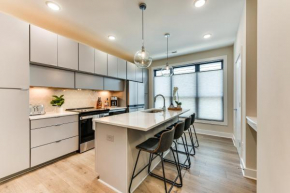 Modern and Stylish Condo 5 Mi to Downtown Charlotte